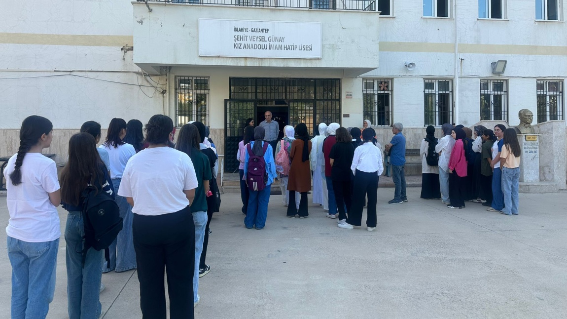 Şehit Veysel Günay Kız Anadolu İmam Hatip Lisesi’nde 2025-2026 Eğitim Öğretim Yılı Başladı